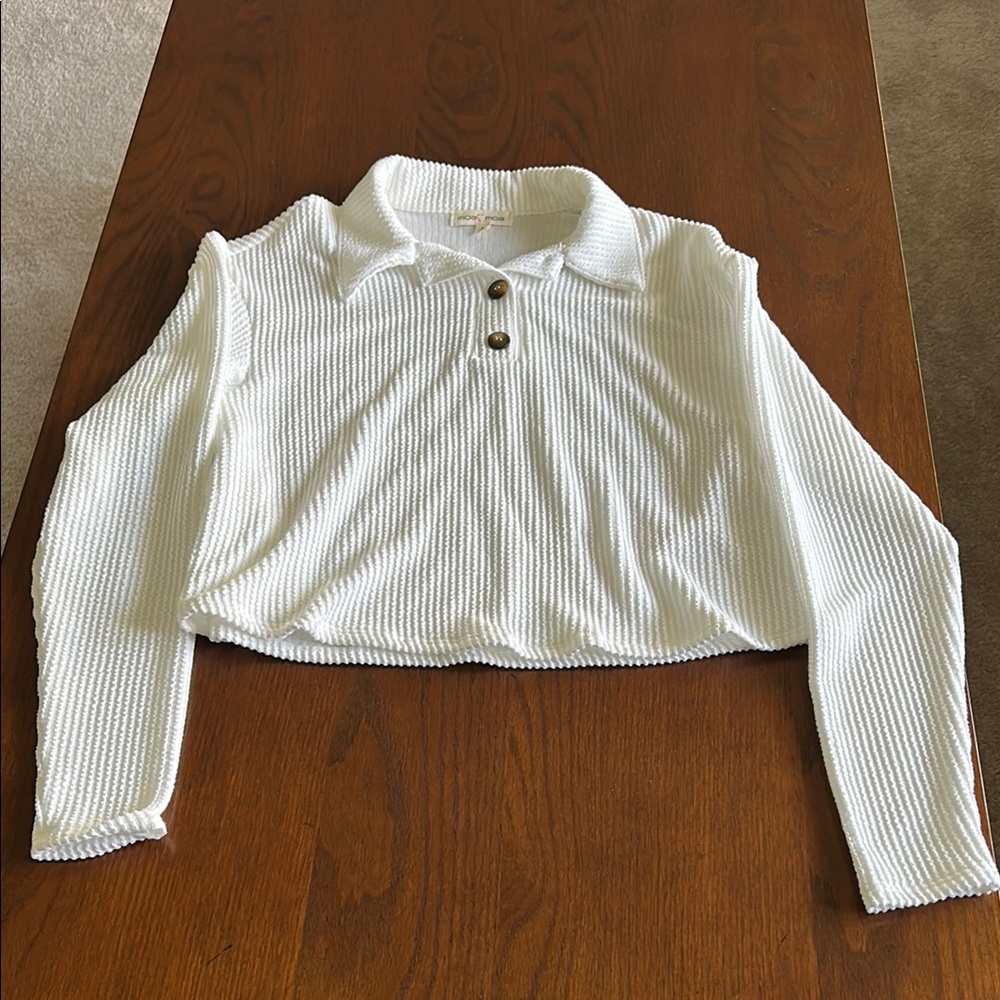Moa Moa White Ribbed Long Sleeve Crop Top with buttons
